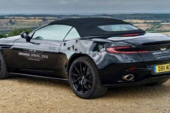 Aston Martin DB11 Volante đã sẵn sàng nhưng phải "nằm chờ" tới năm 2018