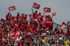 MotoGP chặng 14: Marquez giành chiến thắng trên sân nhà