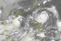 Bão số 4 suy yếu thành áp thấp nhiệt đới, miền Trung mưa to