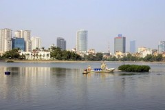 Chế phẩm của Đức giải cứu hồ bẩn ở Hà Nội