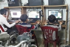 Đắng lòng game thủ nhí đang chơi "Dasua gank team 20 GG" thì bị phụ huynh lột sạch đồ