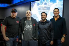 Đến CEO của Liên Minh Huyền Thoại cũng phải nhờ cày thuê