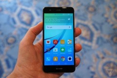 [IFA 2016] Trên tay nhanh bộ đôi Huawei Nova và Nova Plus với thiết kế cực đẹp