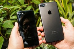 iPhone 7 phi&#234;n bản m&#224;u đen nh&#225;m chiếm gần 50% lượng đặt h&#224;ng