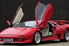 Khám phá nội thất những… siêu xe tang dành cho nhà giầu