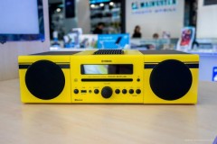 Khui hộp dàn âm thanh Yamaha MRC-B043: Khi nét hoài cổ kết hợp với sắc màu tươi trẻ