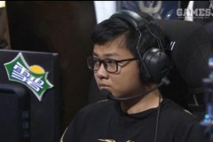 [LMHT] SofM đáp máy bay về Việt Nam, rủ rê fan đi ăn bún đậu mắm tôm