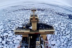 Lý giải hiện tượng bí ẩn ‘lá sen băng’ trên sông ở Scotland