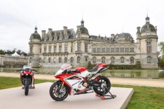 MV Agusta F4Z được vinh danh ngay trong ngày ra mắt