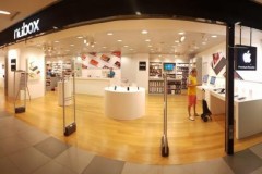 Người Việt xếp h&#224;ng mua iPhone 7: Cập nhật tin từ Singapore!