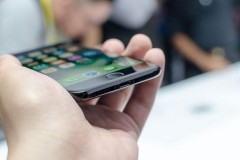 Sau Apple, Samsung cũng muốn loại bỏ jack 3.5mm