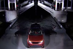 Siêu xe Ford Mustang “banh xác pháo” sau tai nạn