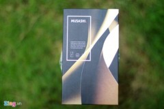 Smartphone Nhật có 2 màn hình, nắp gập sắp bán tại VN