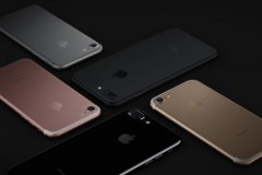 So sánh khả năng chống nước của iPhone 7 và Galaxy S7