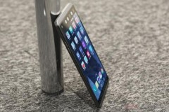 Trên tay LG V20: mạnh mẽ, 2 màn hình, 3 camera