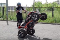 Xem Stunter người Nga biểu diễn ATV siêu hay
