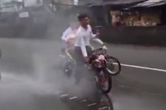 Dàn xe 'cọp' đi ăn hỏi không đội mũ bảo hiểm gây náo loạn đường phố