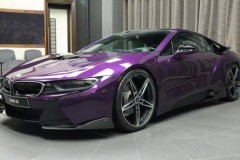 BMW i8 mang màu "Tím Chạng Vạng" toả sáng tại đại lý ở Abu Dhabi