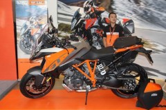 KTM 1290 Super Duke GT - siêu xế phượt giá 690 triệu đồng