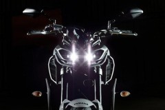 Yamaha ra mắt FZ-09 2017 - nồi chống trượt, đầu đèn giống Z1000, 100 mã lực