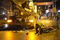 Va chạm với xe bồn, 2 công nhân đi xe máy tử vong