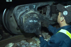 Tàu hỏa lật, đường sắt Bắc- Nam tê liệt trong đêm