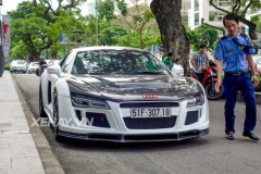 Chạm mặt "thú dữ" Audi R8 độ bodykit PPI Razor trên phố