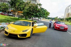 Dàn siêu xe trăm tỷ tề tựu chuẩn bị triển lãm xe nhập tại VN