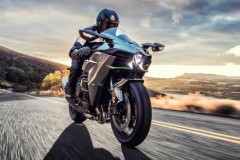 Siêu môtô Kawasaki Ninja H2 2017 chốt giá từ 49.780 USD