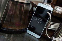 Galaxy A8 2016 là smartphone Samsung tầm trung đầu tiên được trang bị Always On