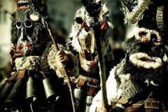 Những đêm hội ma quỷ "quậy tưng bừng" từ Đông sang Tây