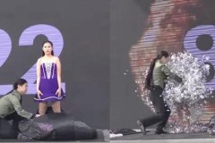 Ảo thuật kỷ lục: Thay 18 bộ váy trong 1 phút, chiếc cuối cùng thật tuyệt