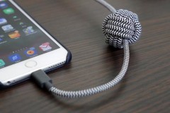 Apple: 90% c&#225;p sạc iPhone "ch&#237;nh h&#227;ng" tr&#234;n Amazon l&#224; giả