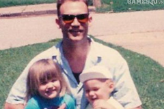 Câu chuyện kì lạ của chàng trai từng bị bố tiêm máu nhiễm HIV vào cơ thể