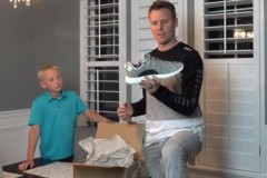 Chiếc giày đắt gấp 10 lần bình thường nhưng ai cũng muốn, khi cắt đôi mới biết lý do