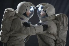 Con người sinh sản ngoài vũ trụ dễ hay khó?