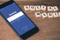 Để trải nghiệm Facebook tốt hơn chỉ cần lắc v&#224; lắc