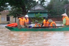 MobiFone miễn ph&#237; 100 ph&#250;t gọi cho thu&#234; bao v&#249;ng lũ