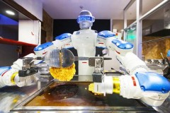 Nhật Bản: Robot cũng biết làm sushi, rán bánh xèo