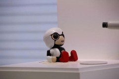 Robot em bé khuyến khích phụ nữ sinh con