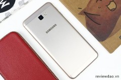 Samsung đá đều OPPO F1s và iPhone 5s trong quảng cáo