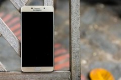 Smartphone RAM 6 GB đầu ti&#234;n của Samsung chuẩn bị tr&#236;nh l&#224;ng