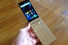 Trên tay điện thoại Android nắp gập Freetel Musashi