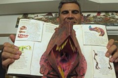 Video: Hé lộ bí quyết tạo sách minh họa 3D cực đỉnh