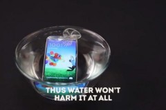 Video: Tuyệt chiêu dùng bao cao su trên đường du lịch