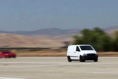 Xem xe điện 9 chỗ Atieva đánh bại Ferrari 458 Speciale và Nissan GT-R