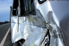 Ô tô nổ lốp gây tai nạn trên cao tốc khiến nhiều người thót tim