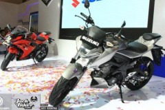 Suzuki trình làng cặp đôi mô tô 150 phân khối giá rẻ mới