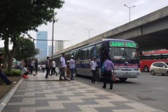 Bến cóc hoạt động nhộn nhịp giữa lòng Hà Nội: Phạt xong lại đâu vào đấy!