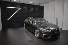 Ngắm BMW M760i xDrive động cơ V12 600 mã lực tại Los Angeles